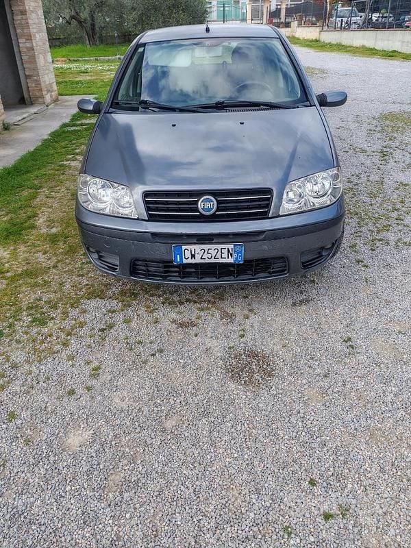Blu Usata 2005 Fiat Punto Due volumi | 800 € - Immagine 1/4
