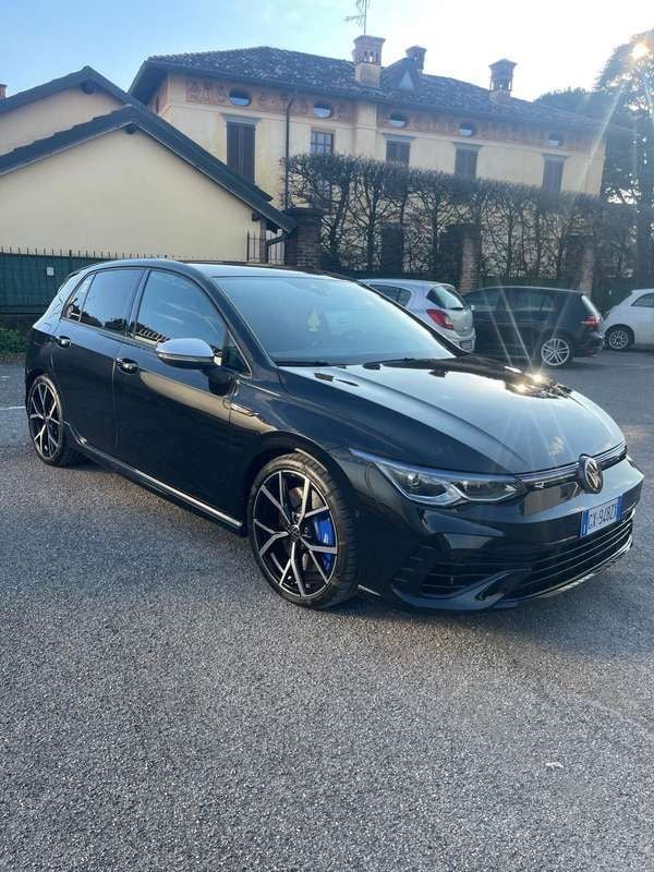 Nero Usata 2023 VW Golf VIII R Utilitaria | 39.500 € (Super prezzo) - Immagine 1/4