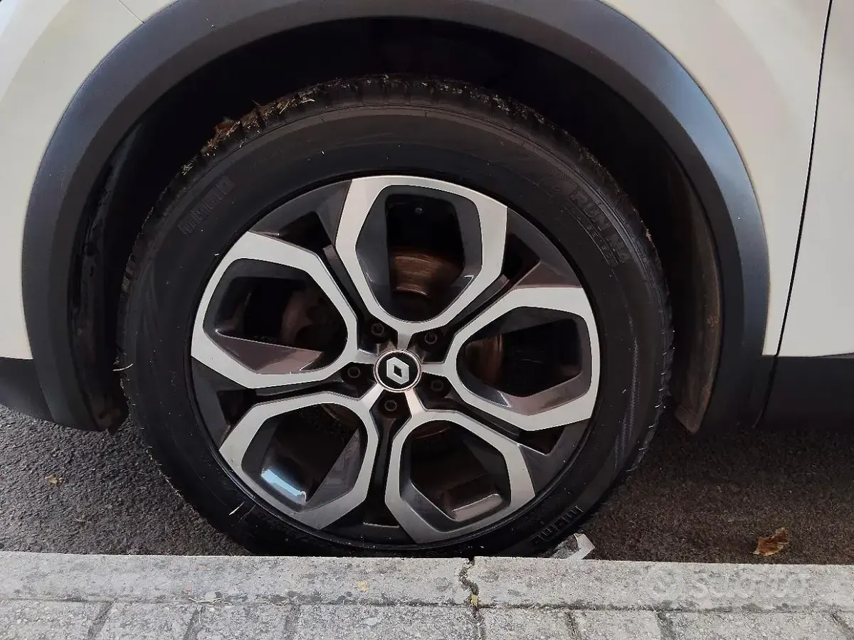 Usata Renault Captur 101 CV (74 kW) 2021 Bianco SUV