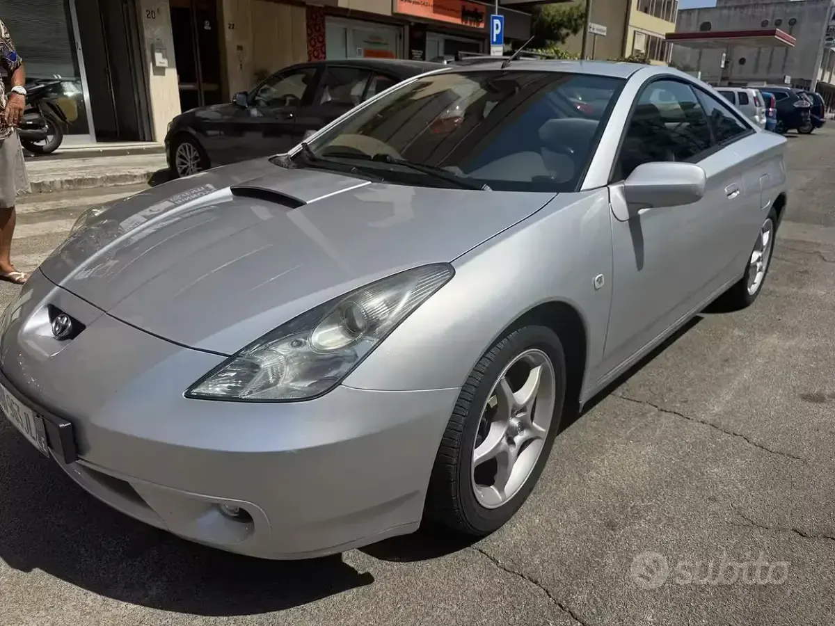 Usata Toyota Celica 143 CV (105 kW) 2000 Grigio Coupé