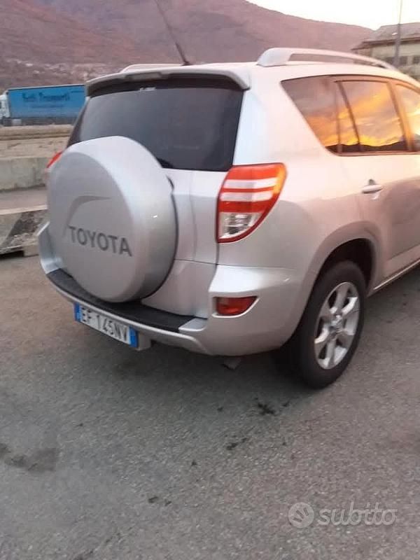 Usata Toyota RAV4 150 CV (110 kW) 2010 Grigio SUV