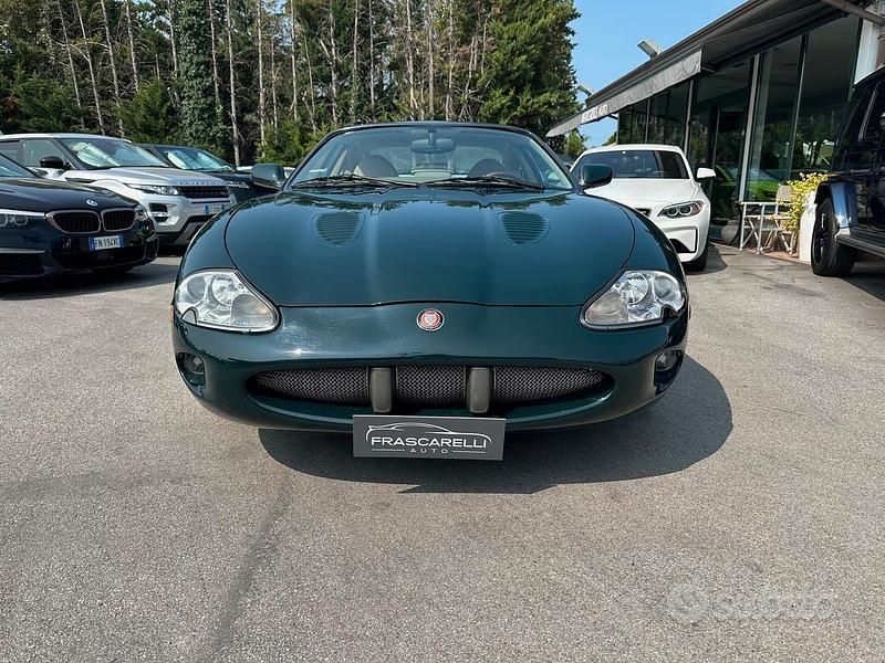 Usata Jaguar XKR 363 CV (266 kW) 1999 Verde Coupé