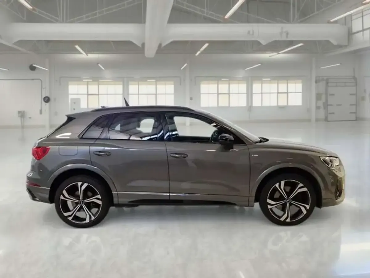 Usata Audi Q3 S-Line 150 CV (110 kW) 2021 Grigio SUV
