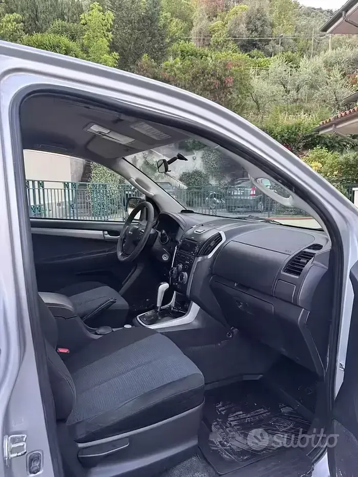 Usata Isuzu D-Max 163 CV (119 kW) 2014 Grigio Cabrio