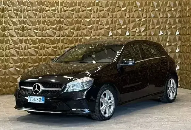 Usata Mercedes A160 90 CV (66 kW) 2016 Nero Utilitaria