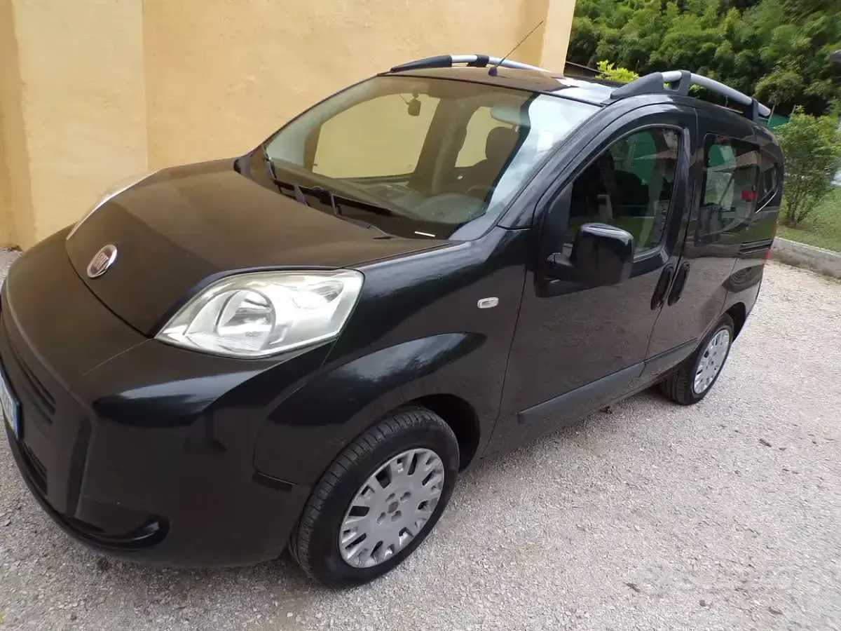 Usata Fiat Qubo Trekking 77 CV (56 kW) 2013 Nero Monovolume