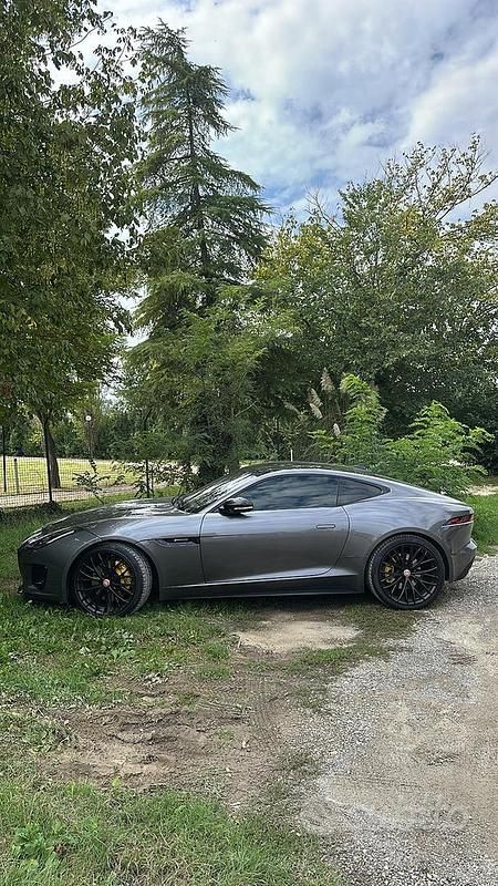 Usata Jaguar F-Type R-Dynamic 300 CV (220 kW) 2018 Grigio Coupé