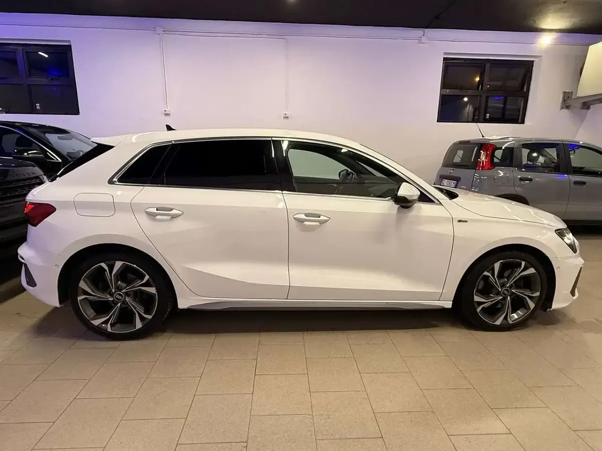 Usata Audi A3 S-Line 150 CV (110 kW) 2021 Bianco Berlina