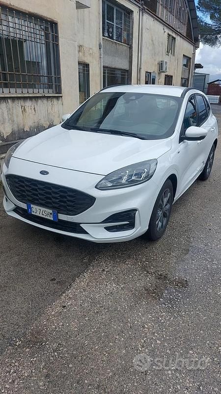 Usata Ford Kuga ST-Line X 120 CV (88 kW) 2022 Bianco SUV