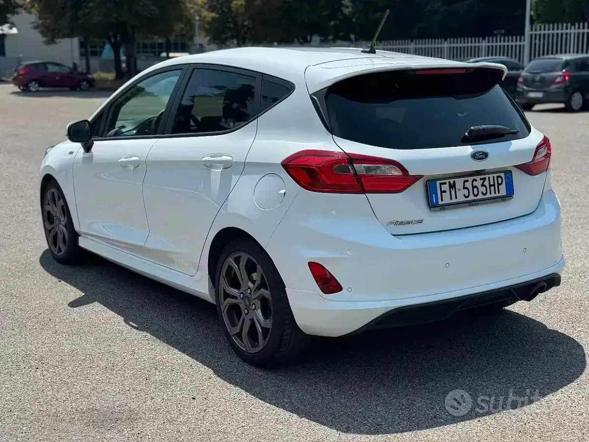 Usata Ford Fiesta ST-Line 100 CV (73 kW) 2018 Bianco Utilitaria