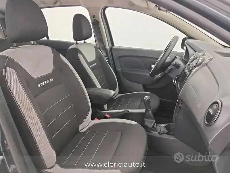 Gebraucht Dacia Sandero Stepway 101 PS (74 kW) 2020 Grau Limousine