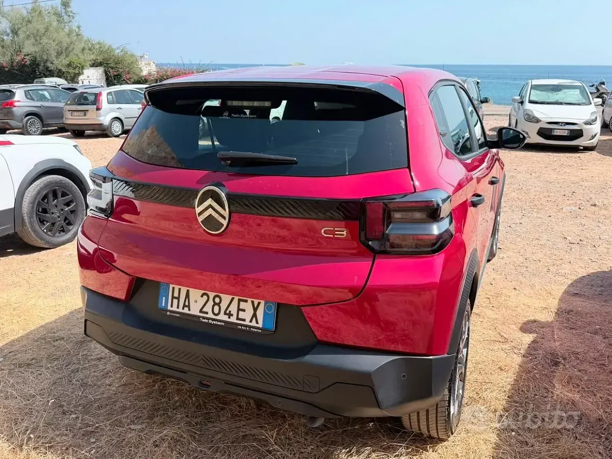Usata Citroën C3 101 CV (74 kW) 2025 Rosso SUV