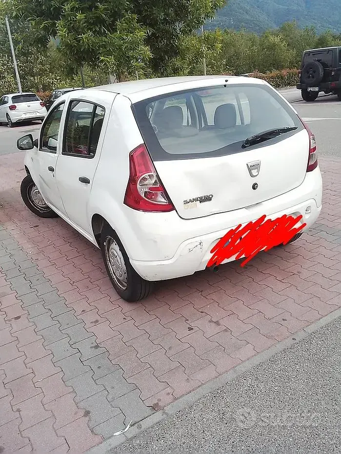 Usata Dacia Sandero 75 CV (55 kW) 2010 Bianco Utilitaria