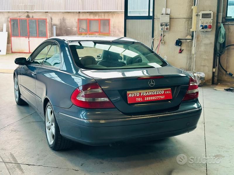 Usata Mercedes CLK270 Avantgarde 170 CV (125 kW) 2004 Blu Coupé