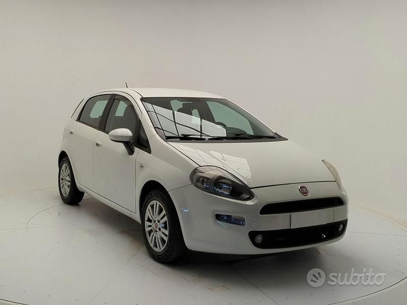 Usata Fiat Punto Street 77 CV (56 kW) 2016 Bianco Utilitaria