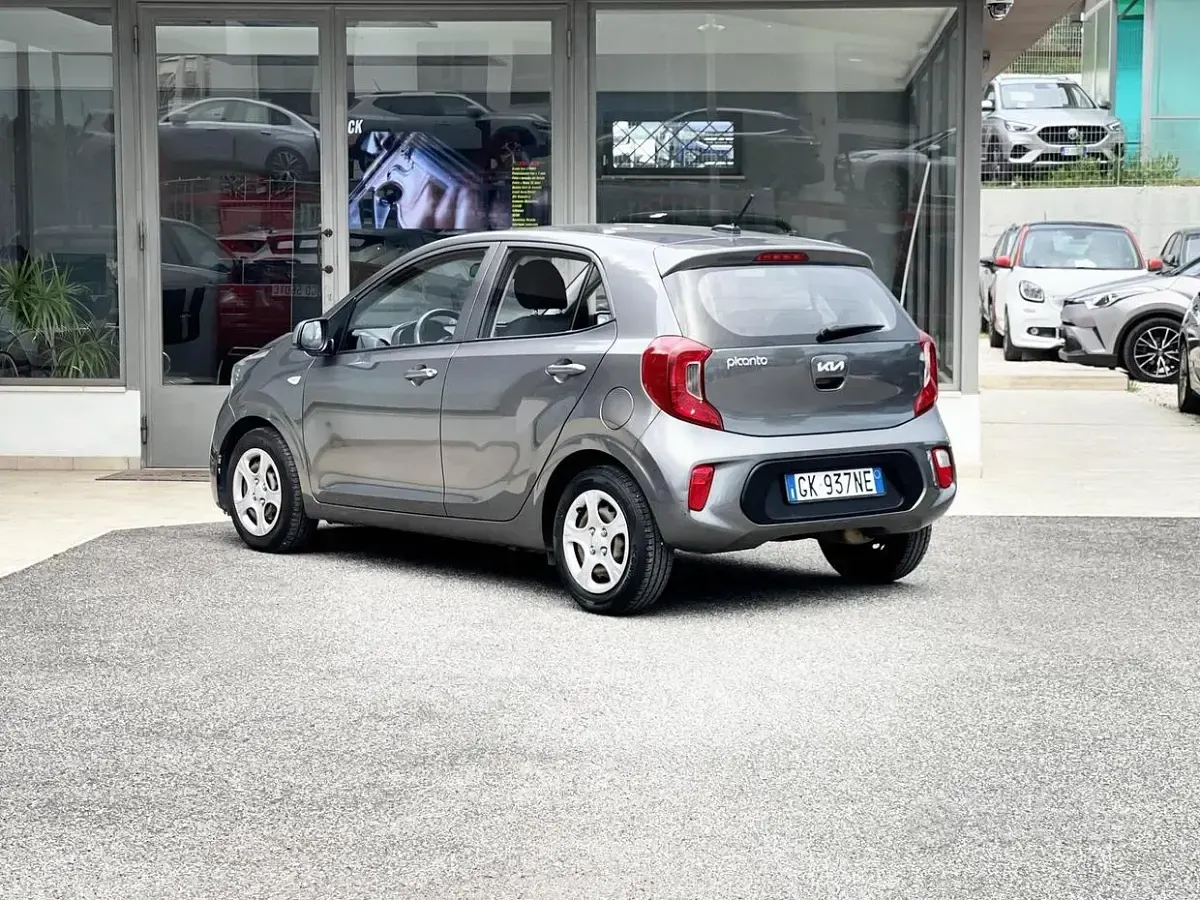 Usata Kia Picanto 67 CV (49 kW) 2022 Grigio Utilitaria