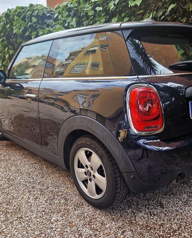 Usata Mini ONE Business 102 CV (75 kW) 2020 Blu/azzurro Utilitaria