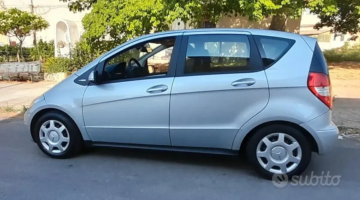 Usata Mercedes A160 82 CV (60 kW) 2011 Grigio Utilitaria