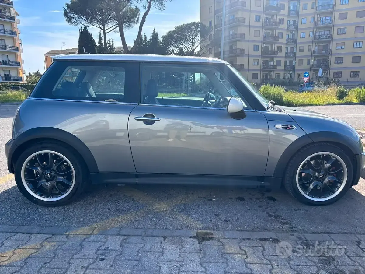 Usata Mini Cooper S 170 CV (125 kW) 2006 Grigio Utilitaria