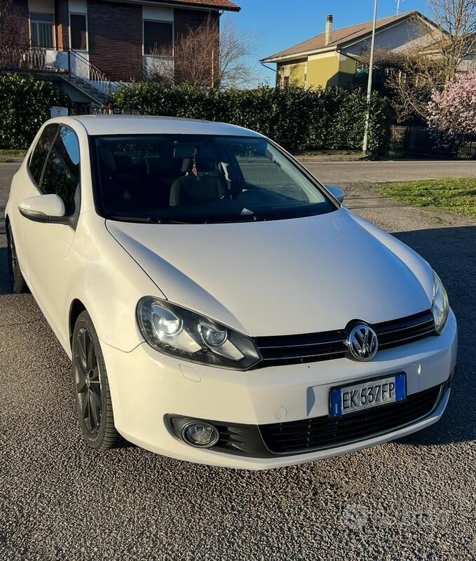 Bianco Usata 2012 VW Golf VI Due volumi | 5000 € (Ottimo prezzo) - Immagine 1/3