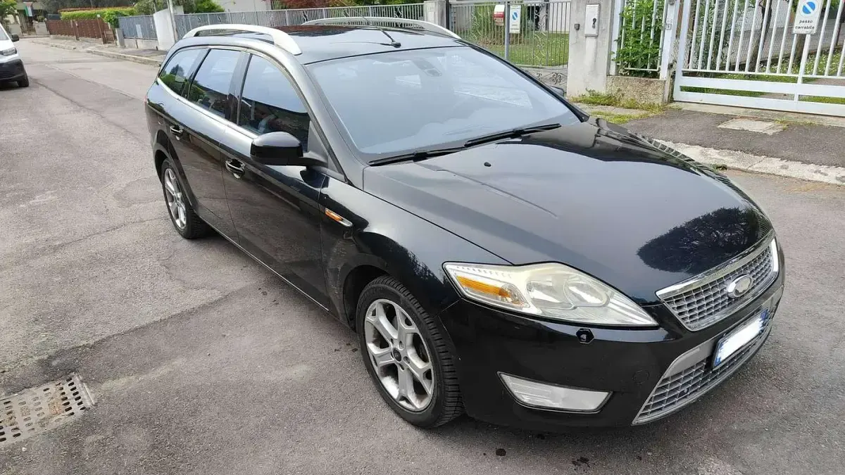 Usata Ford Mondeo Titanium 140 CV (102 kW) 2010 Nero Station wagon