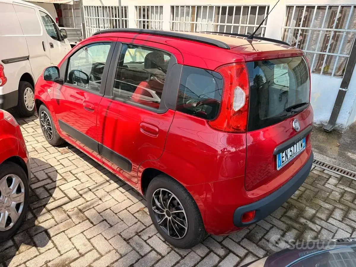 Usata Fiat Panda 69 CV (50 kW) 2012 Rosso Utilitaria