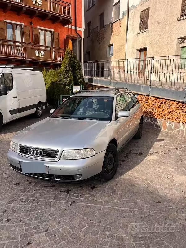 Usata Audi A4 2000 Grigio Berlina
