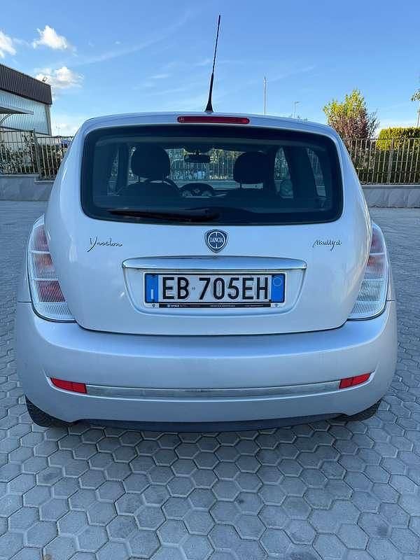 Usata Lancia Ypsilon 75 CV (55 kW) 2011 Grigio Utilitaria