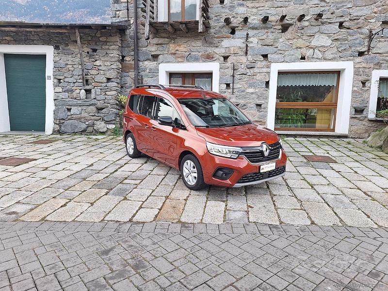 Usata Renault Kangoo Equilibre 131 CV (96 kW) 2023 Arancione Monovolume