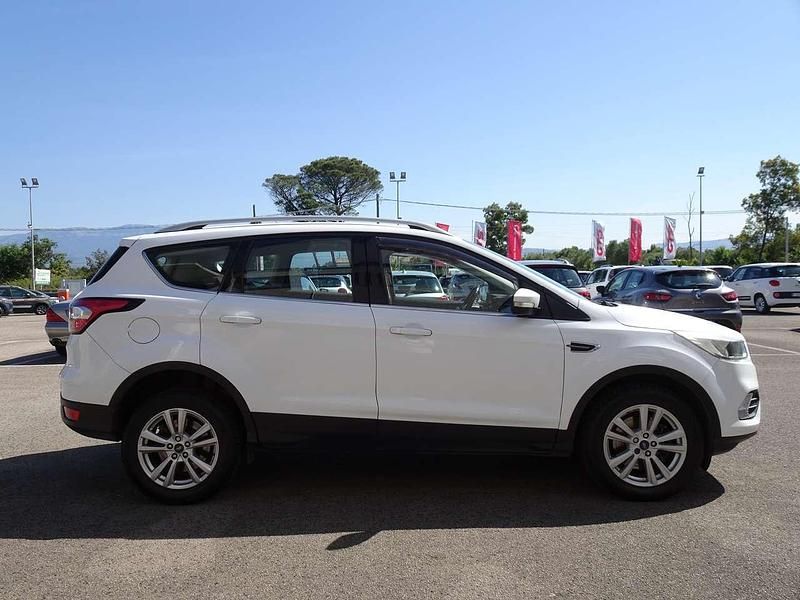 Usata Ford Kuga S 120 CV (88 kW) 2017 Bianco SUV