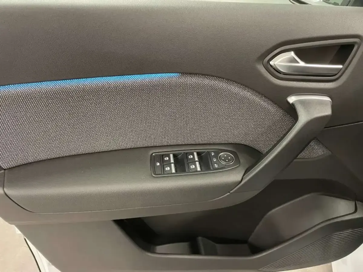 Nuova Renault Captur Techno 101 CV (74 kW) 2026 Bianco nacré / nero SUV