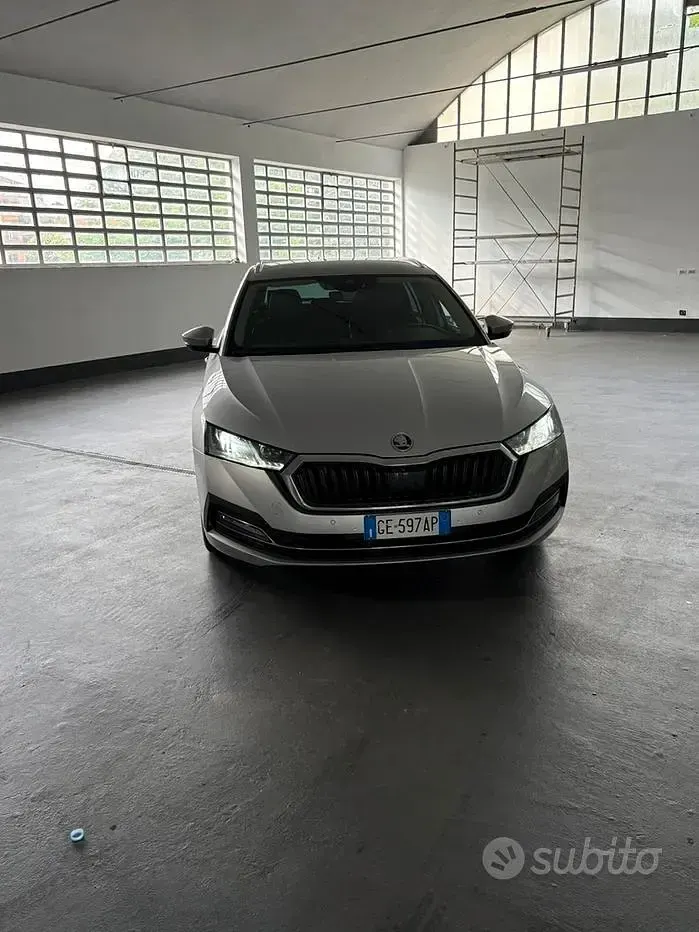Usata Skoda Octavia 150 CV (110 kW) 2021 Grigio Station wagon