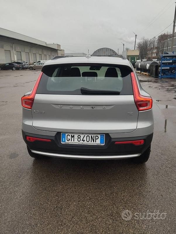 Usata Volvo XC40 129 CV (94 kW) 2022 Grigio SUV