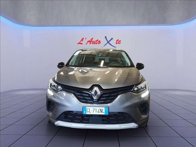 Usata Renault Captur Business 101 CV (74 kW) 2023 Grigio metallizzato SUV