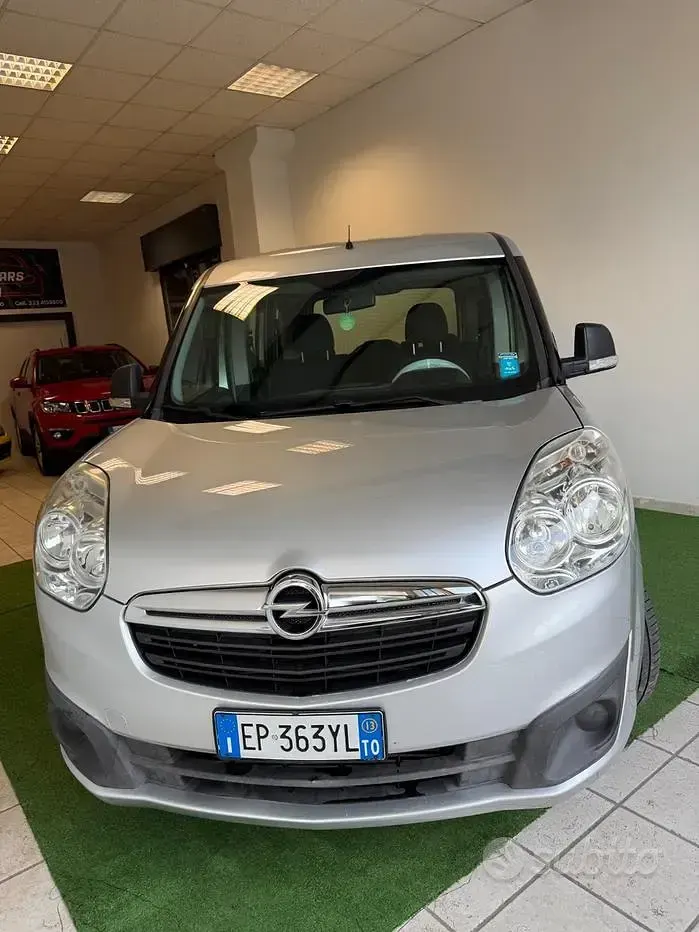 Usata Opel Combo 90 CV (66 kW) 2013 Grigio Monovolume