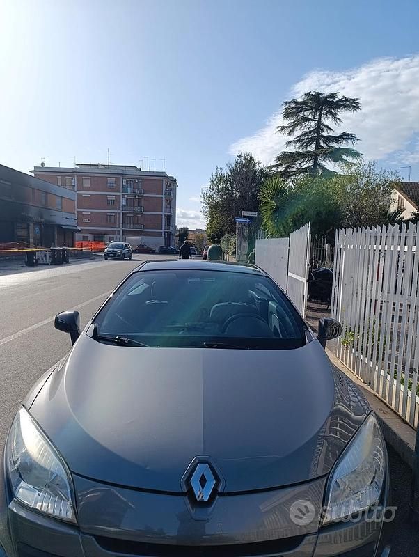 Usata Renault Mégane Cabriolet 110 CV (80 kW) 2012 Marrone Cabrio