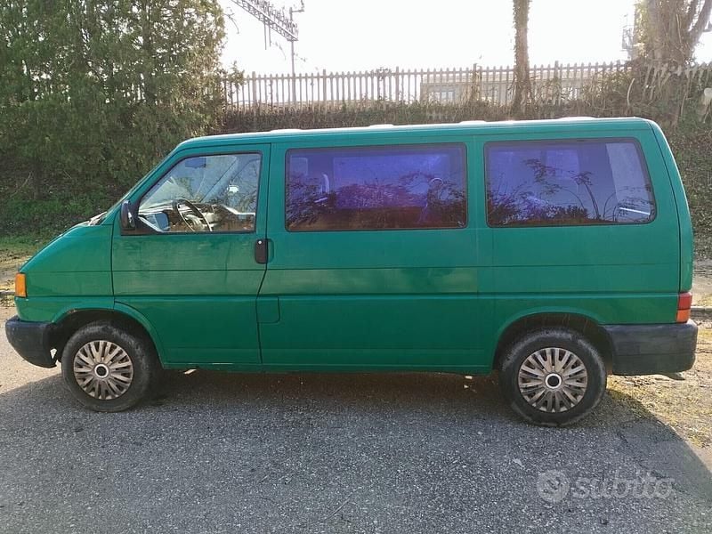 Usata VW T4 77 CV (56 kW) 1997 Verde Furgone