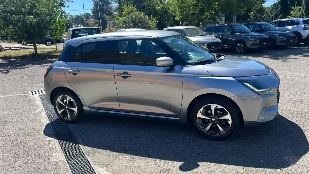 Usata Suzuki Swift 83 CV (61 kW) 2024 Argento Utilitaria