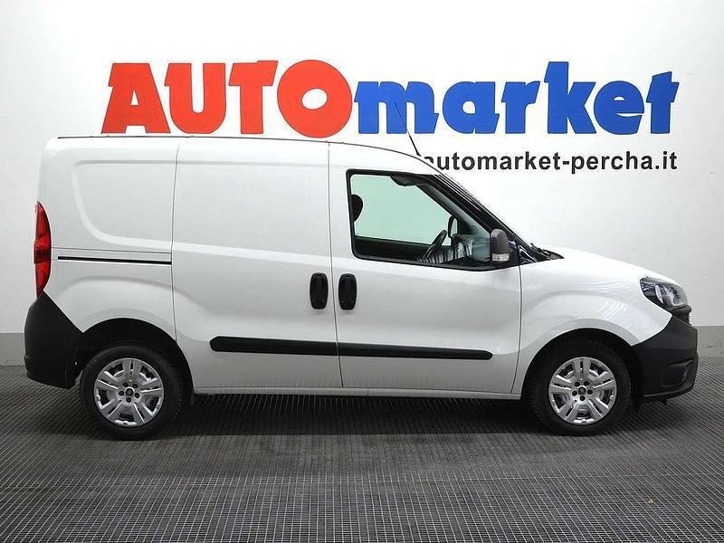 Bianco Usata 2022 Fiat Doblò Monovolume | 13.100 € (Super prezzo) - Immagine 1/4