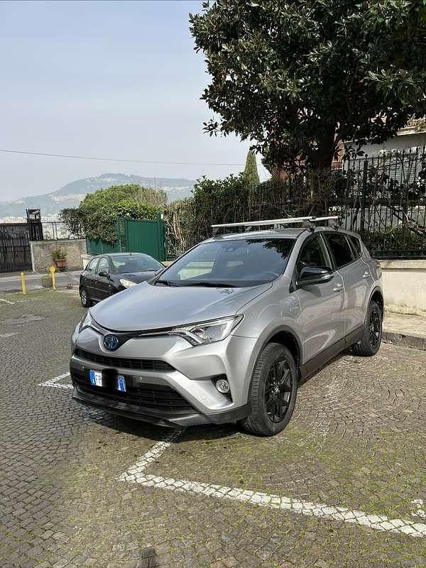 Usata Toyota RAV4 Hybrid 155 CV (114 kW) 2018 SUV