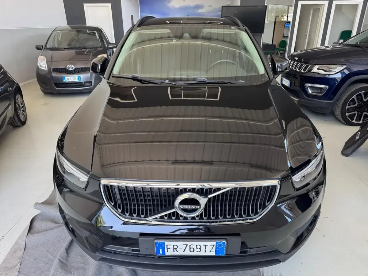 Usata Volvo XC40 Momentum 149 CV (109 kW) 2018 Nero SUV