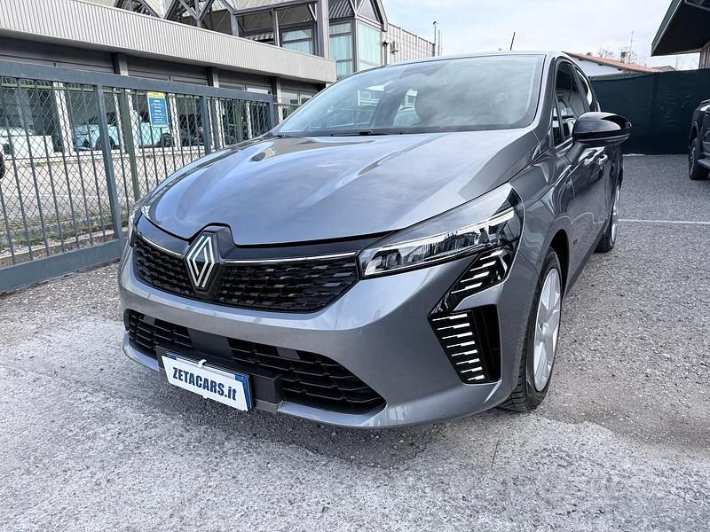 Usata Renault Clio V Evolution 91 CV (66 kW) 2025 Grigio Berlina