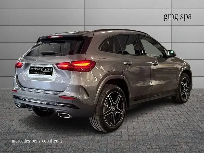 Käytetty Mercedes GLA250 Advanced Plus 218 HP (160 kW) 2025 Harmaa Katumaasturi
