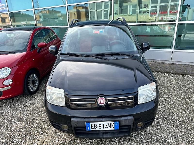 Usata Fiat Panda Climbing 69 CV (50 kW) 2011 Nero Berlina