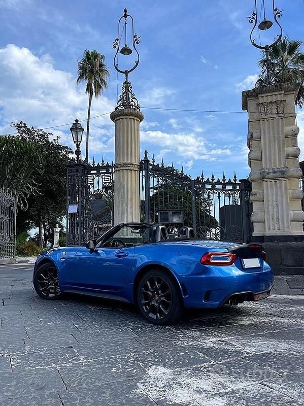 Usata 2017 Abarth 124 Spider Cabrio | 28.900 € (Buon prezzo) - Immagine 1/4