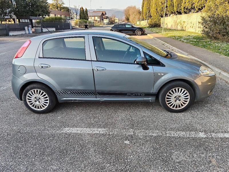 Usata Fiat Grande Punto 2006 Grigio Utilitaria