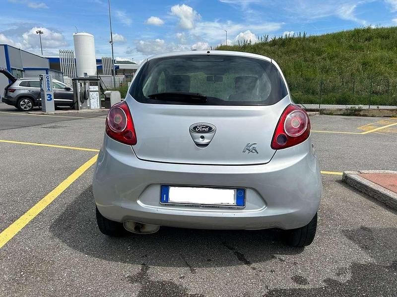 Usata Ford Ka Titanium 69 CV (50 kW) 2011 Argento Utilitaria
