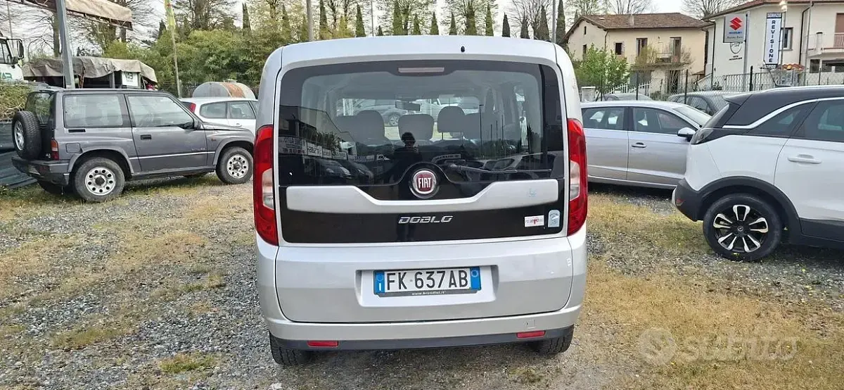 Usata Fiat Doblò Lounge 120 CV (88 kW) 2017 Grigio Monovolume