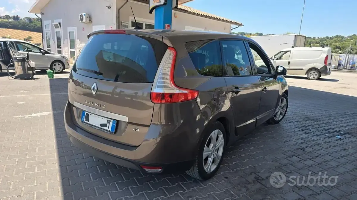 Usata Renault Scenic E-Tech Dynamique 110 CV (80 kW) 2011 Nero Berlina