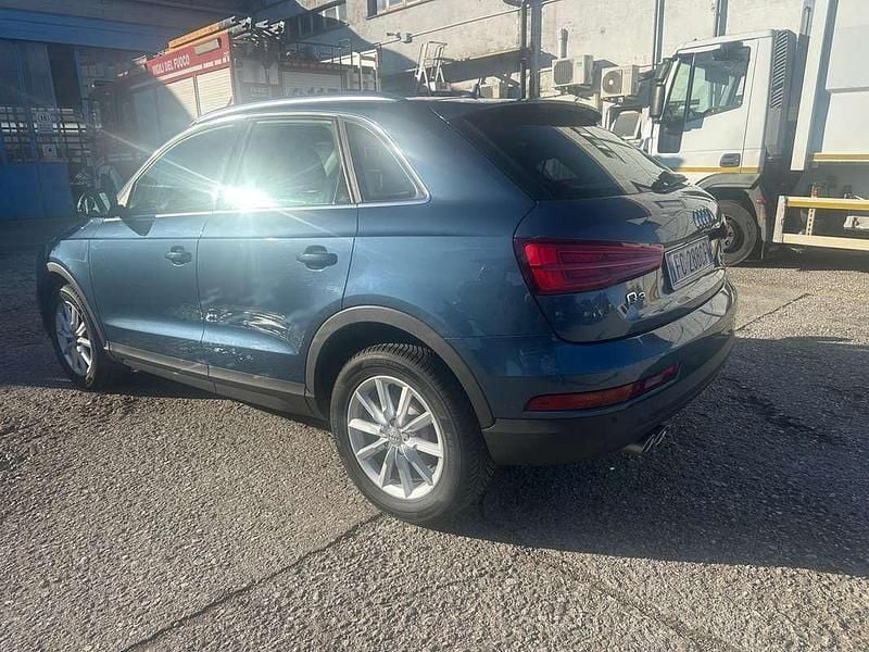 Käytetty Audi Q3 Ambiente 150 HP (110 kW) 2016 Sininen Katumaasturi